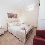 Borgo Della Mimosa * סן מיקלה סלנטינו
